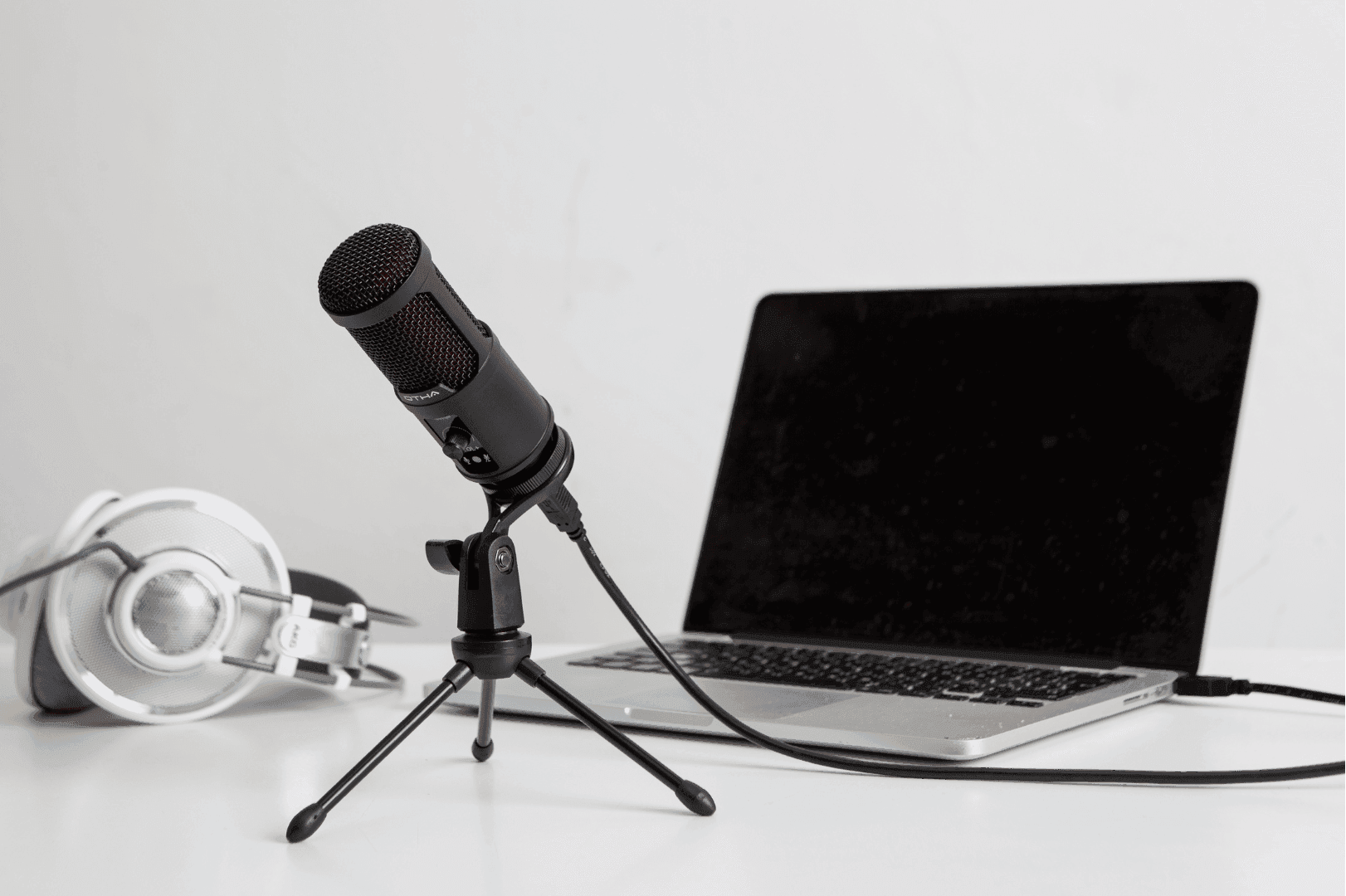 Microphone and Laptop Clean