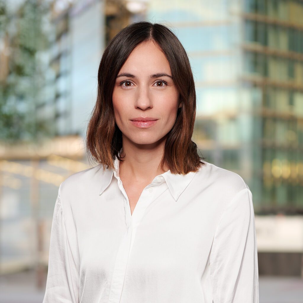 Lucia Wright – professional portrait | H&Z
