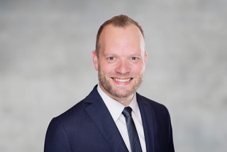 Dr. Thomas Schlothane