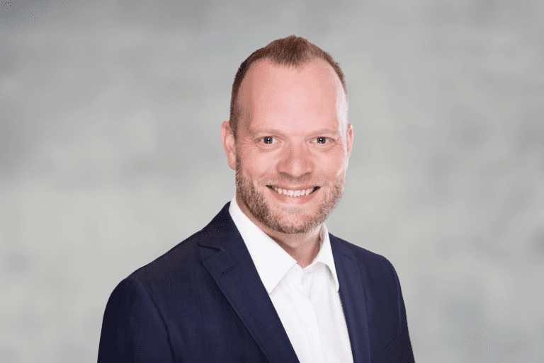 Dr. Thomas Schlothane